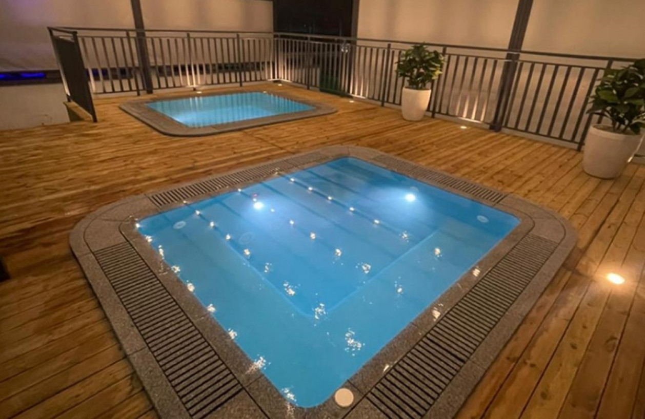 Модель:  РИР Переливного типа
Размер:  Длина: 2,84 м. Ширина: 2,44 м. Глубина: 1 м. Объем: 3 м³